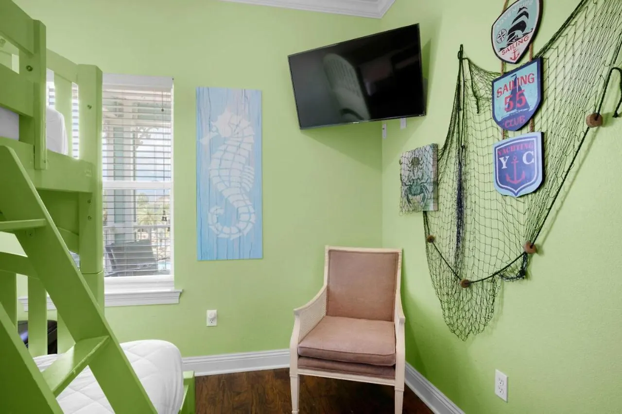 Splish Splash Pet Friendly Pool View Destin