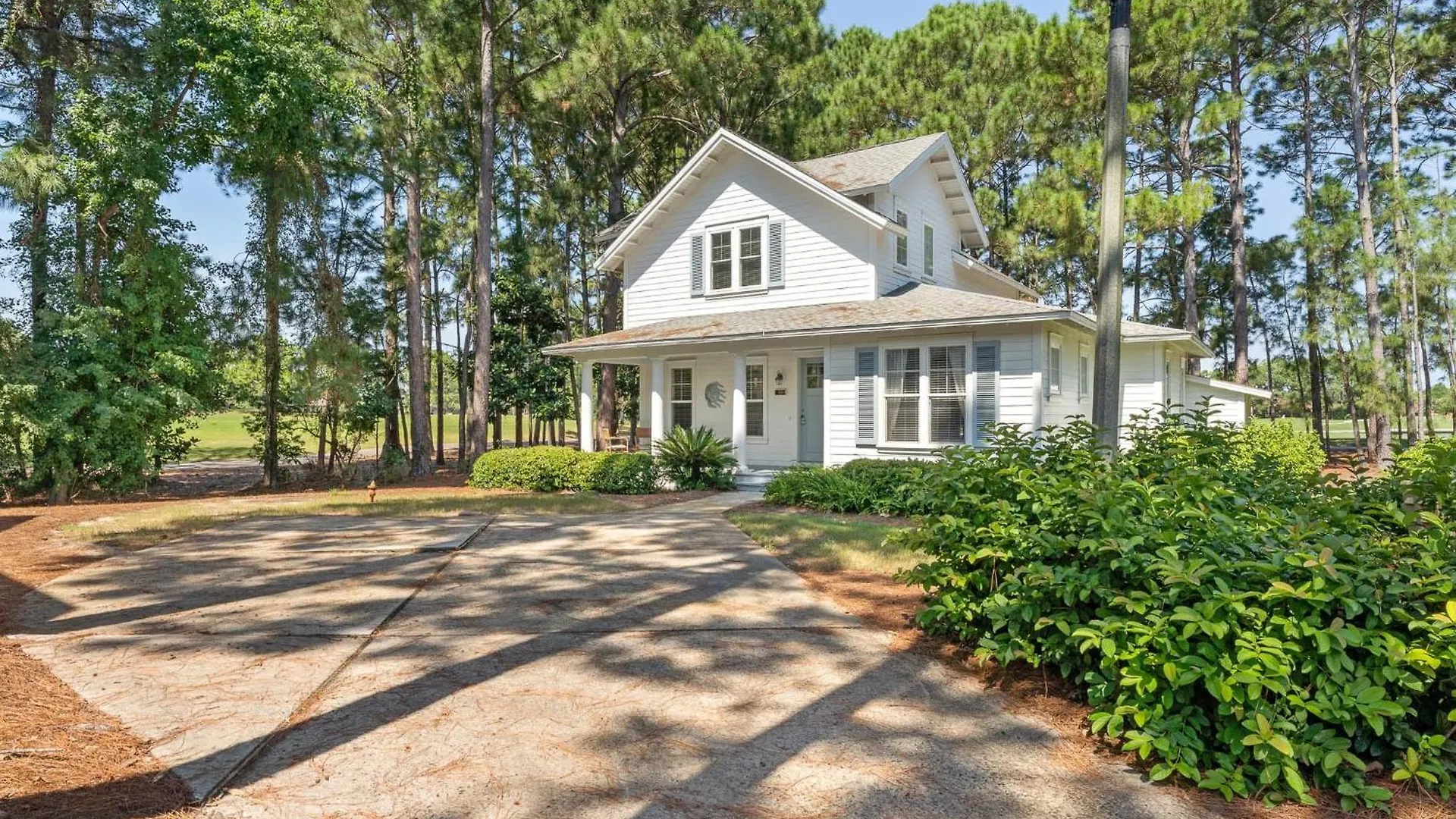 1369 Laurel Grove 