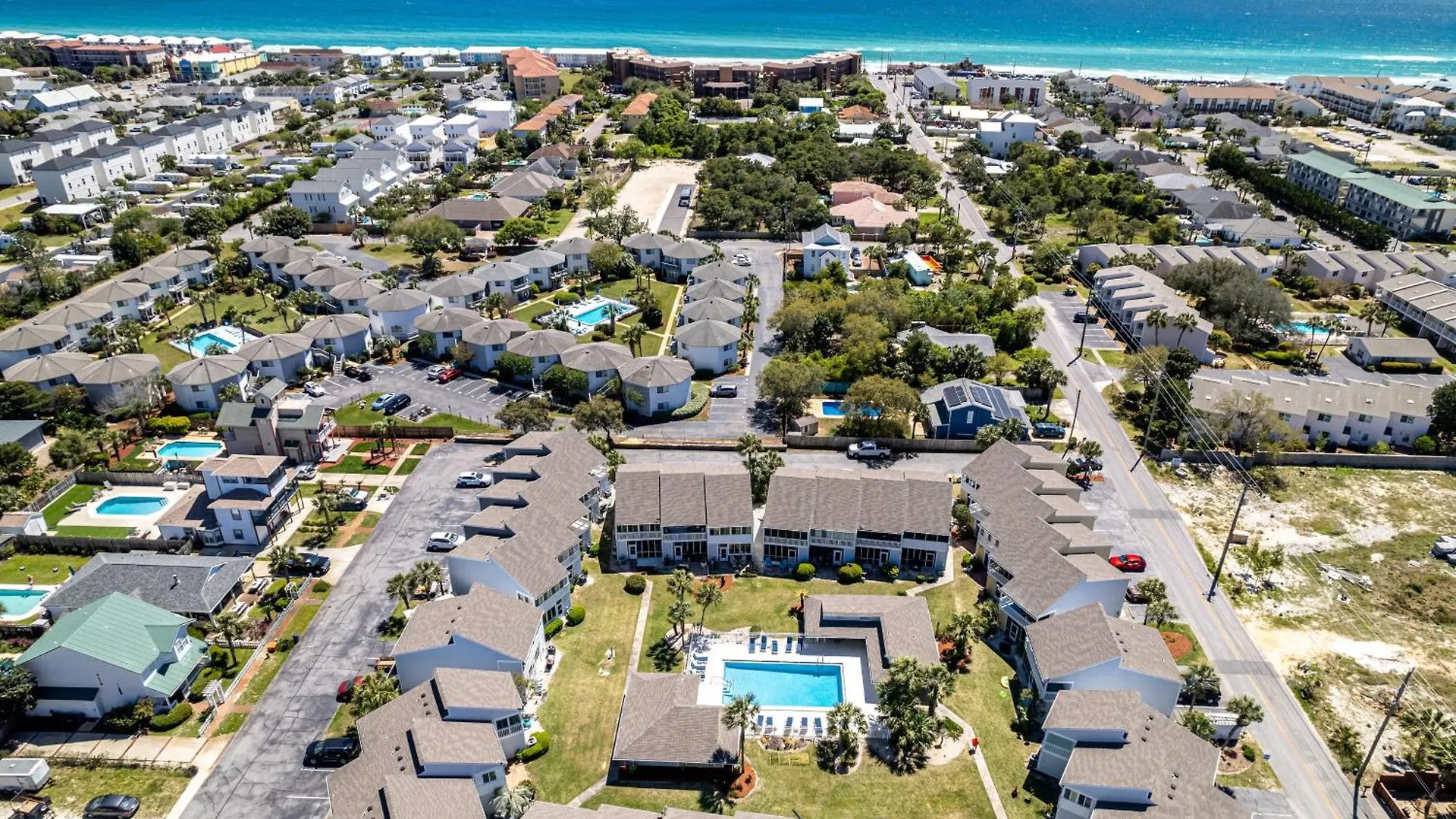Inlet Reef 312- By Isle Apartment