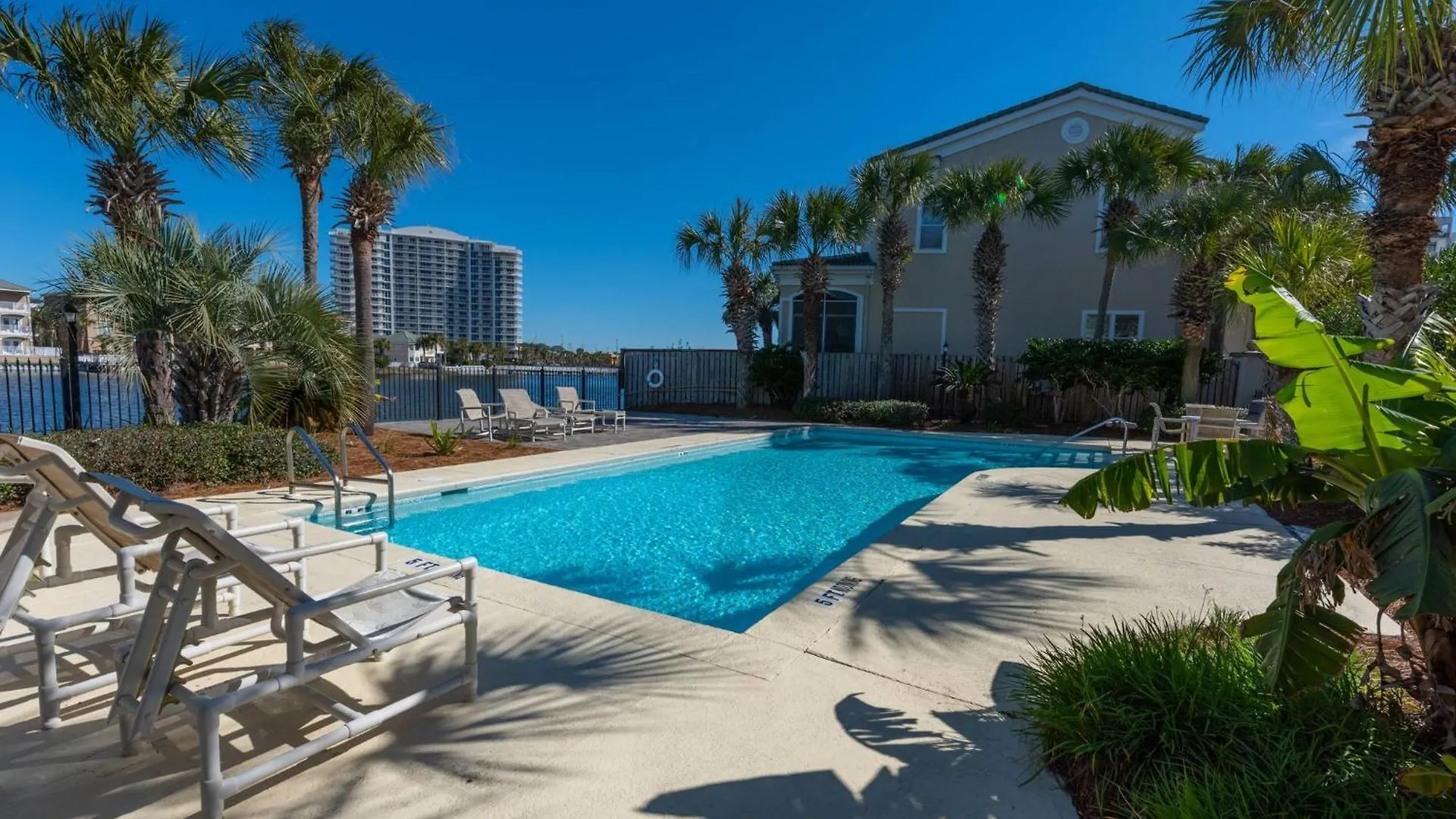 Holiday home Seahorse Shores - Games, Private Access, Pool, Lake, Boardwalk, Near Fun *
