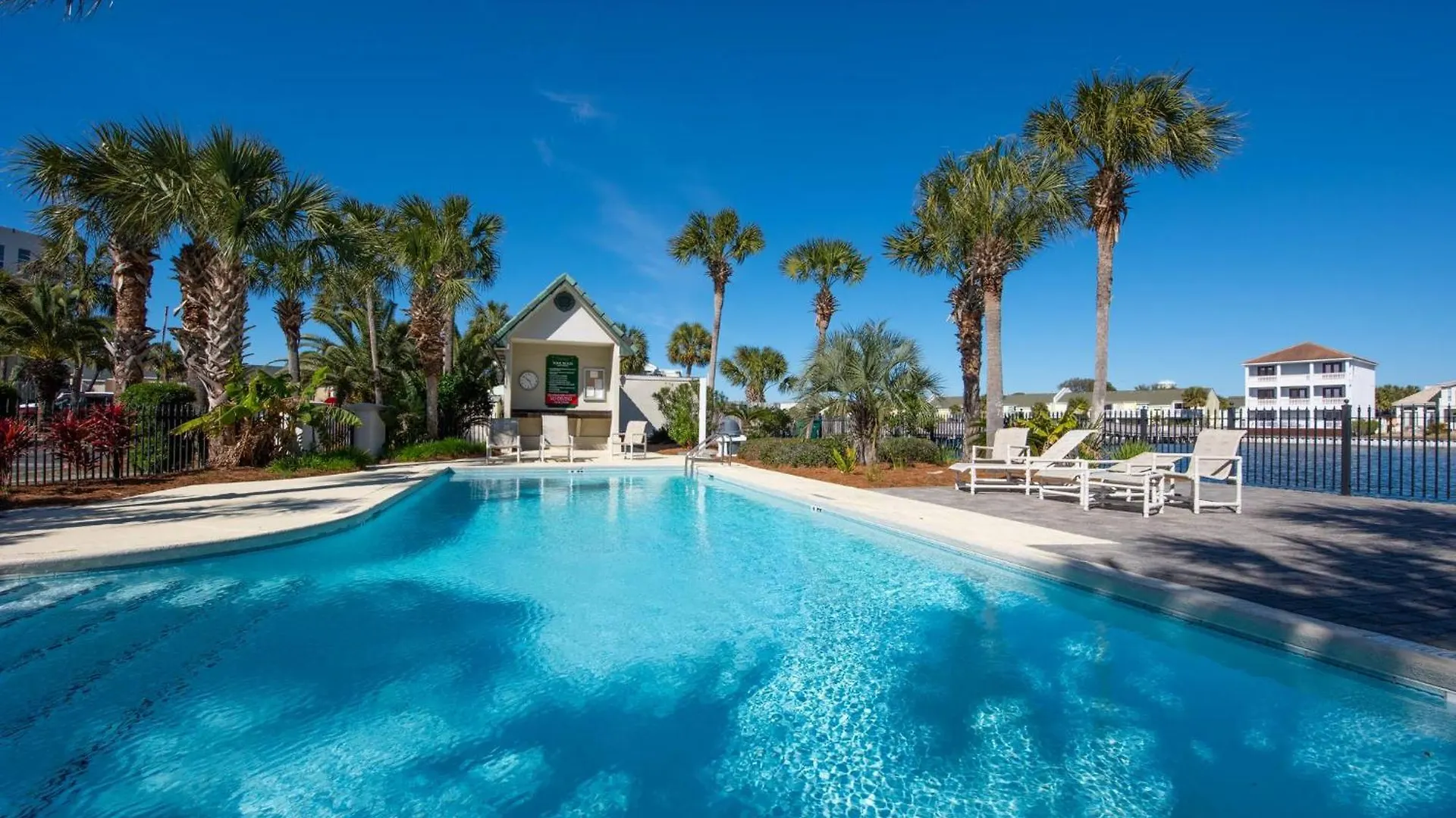 Seahorse Shores - Games, Private Access, Pool, Lake, Boardwalk, Near Fun