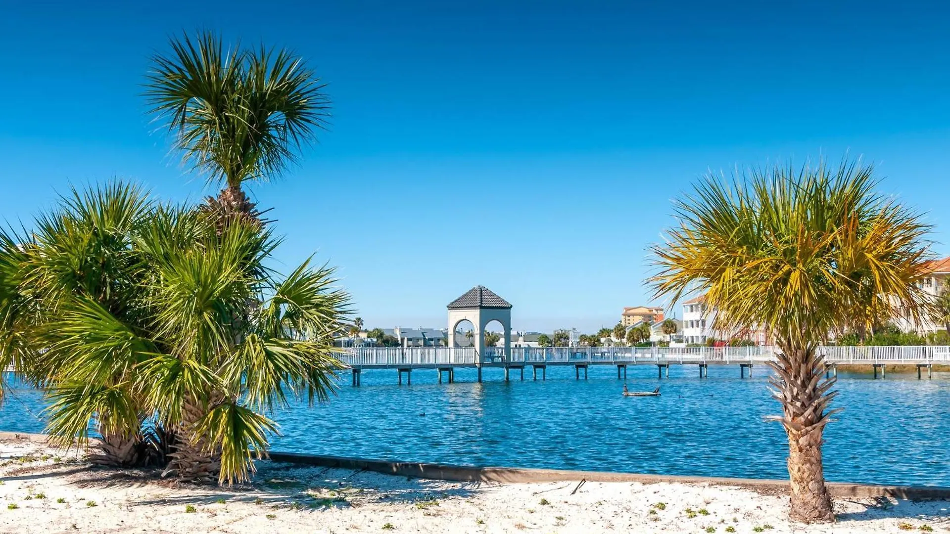 Seahorse Shores - Games, Private Access, Pool, Lake, Boardwalk, Near Fun Holiday home *