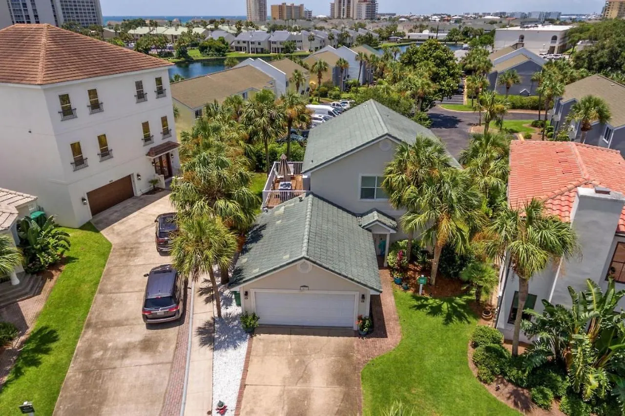 Seahorse Shores - Games, Private Access, Pool, Lake, Boardwalk, Near Fun Holiday home Destin