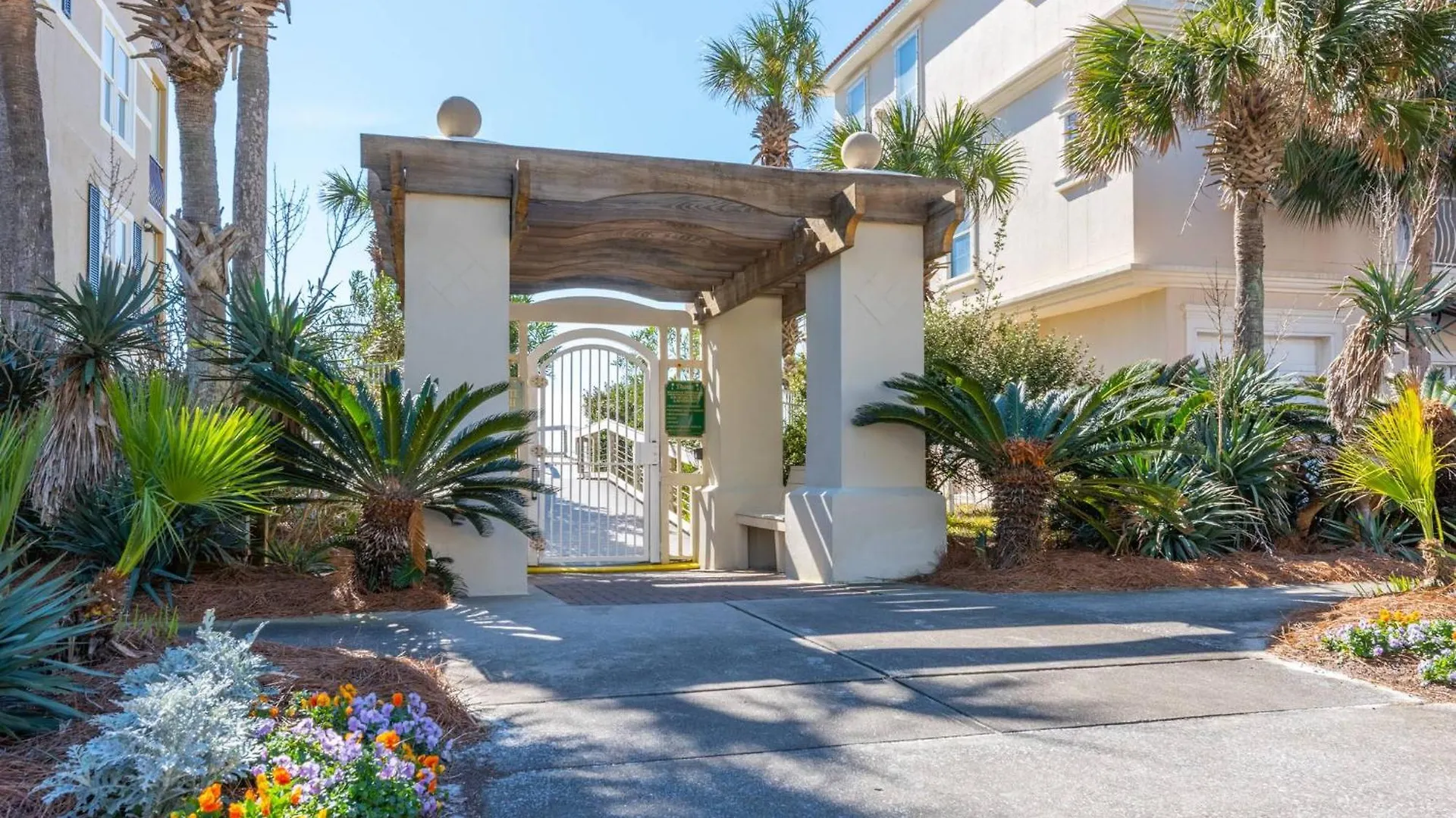 Holiday home Seahorse Shores - Games, Private Access, Pool, Lake, Boardwalk, Near Fun Destin