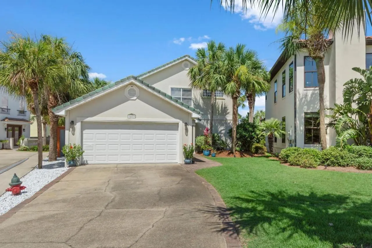 Seahorse Shores - Games, Private Access, Pool, Lake, Boardwalk, Near Fun Holiday home Destin