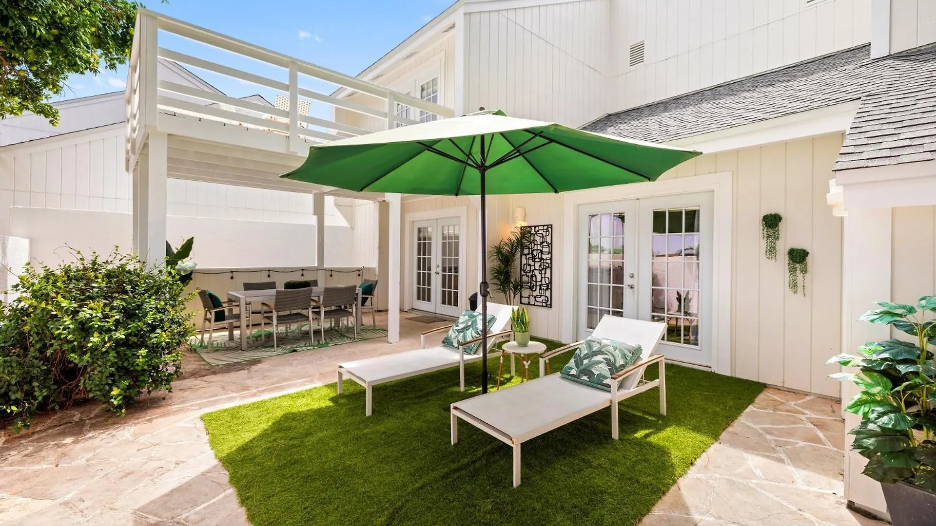 418 Linkside Drive *