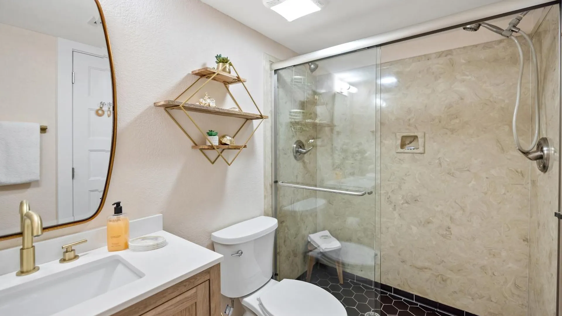 418 Linkside Drive *