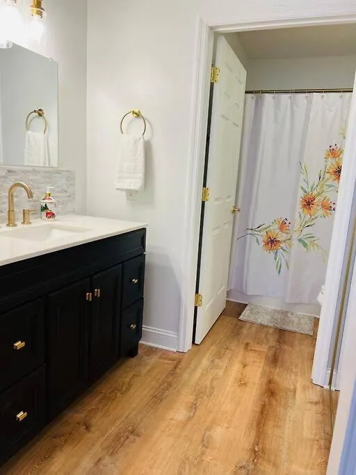 Apartment Tommy Bahama 1 Bedroom-walk To Restaurants ,pool-3mi Beach! Destin