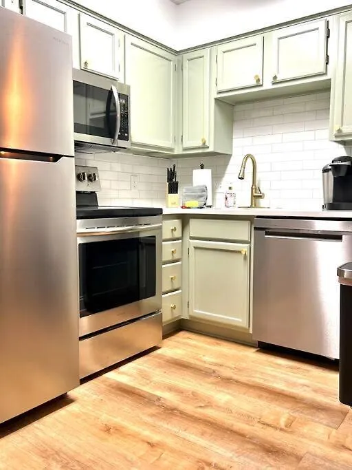 Apartment Tommy Bahama 1 Bedroom-walk To Restaurants ,pool-3mi Beach!