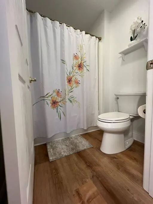 Tommy Bahama 1 Bedroom-walk To Restaurants ,pool-3mi Beach! Apartment