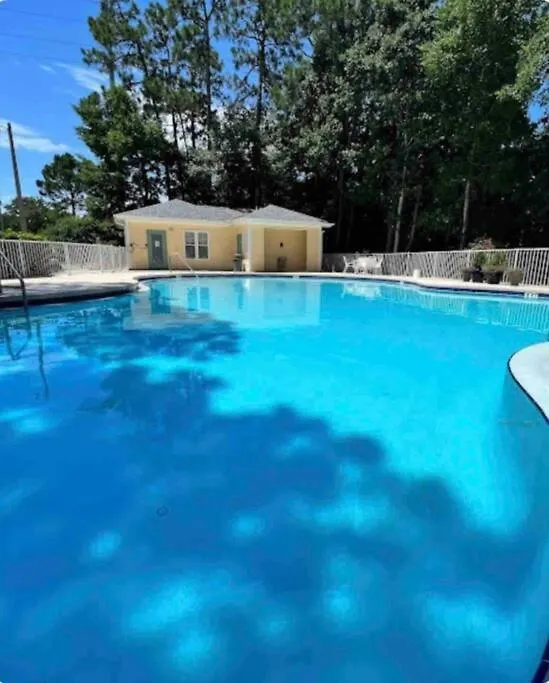 Apartment Tommy Bahama 1 Bedroom-walk To Restaurants ,pool-3mi Beach! *