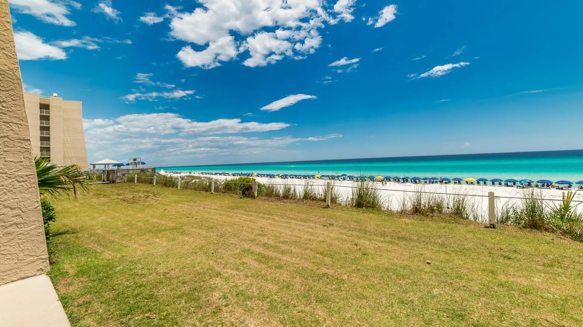 House D102 - Beachfront With Pool, Wifi, & Service Apartment