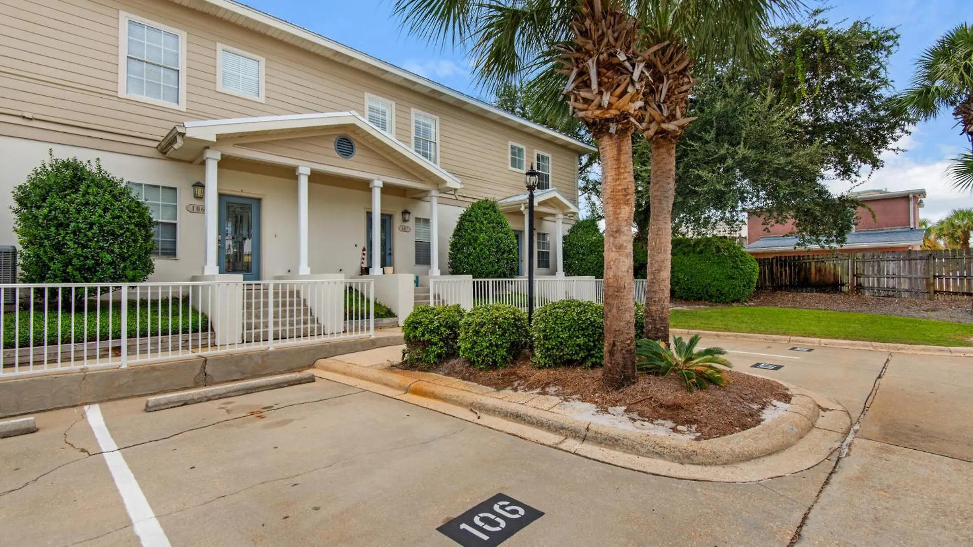 Holiday home Spyglass Townhomes Unit 106 Sandtrap Destin