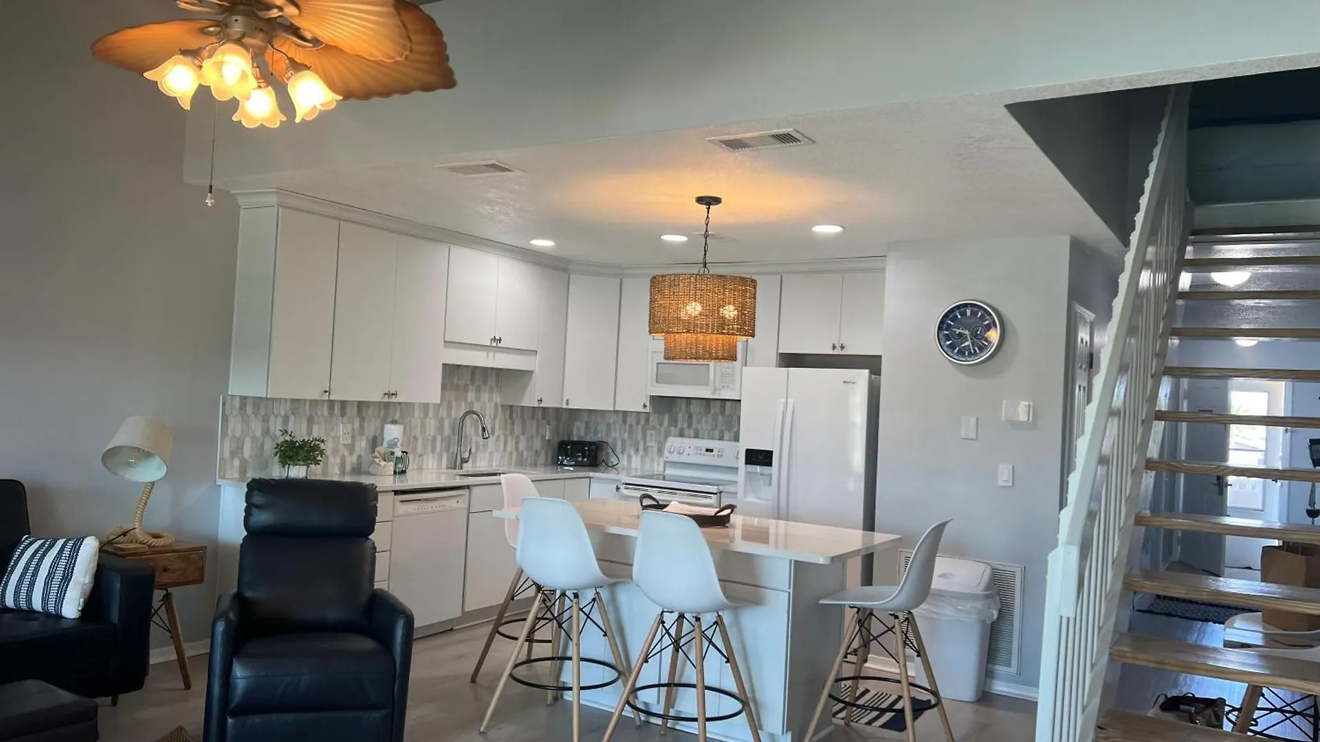 Isle Be Back Apartment