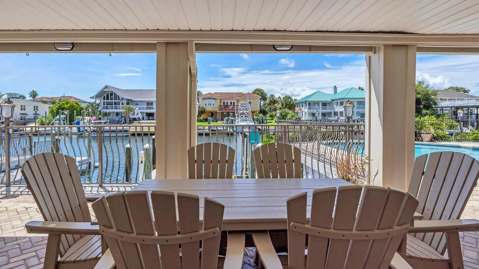 Holiday home Waterfront Dream House Pool Golf Cart & Dock