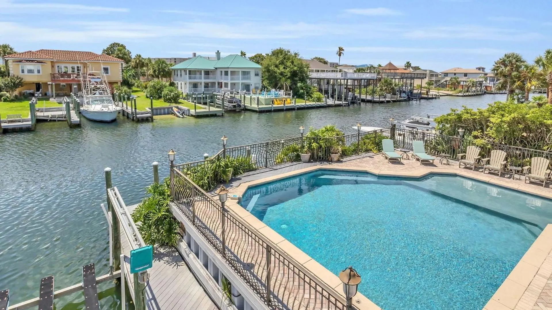 Waterfront Dream House Pool Golf Cart & Dock Holiday home