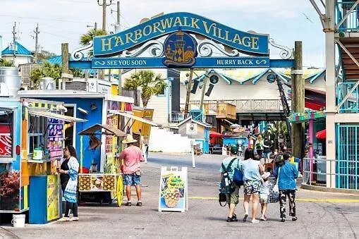 Secluded 2br-2ba - 5 Minute Walk To The Gulf *