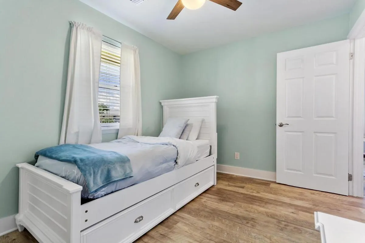 Holiday home Secluded 2br-2ba - 5 Minute Walk To The Gulf