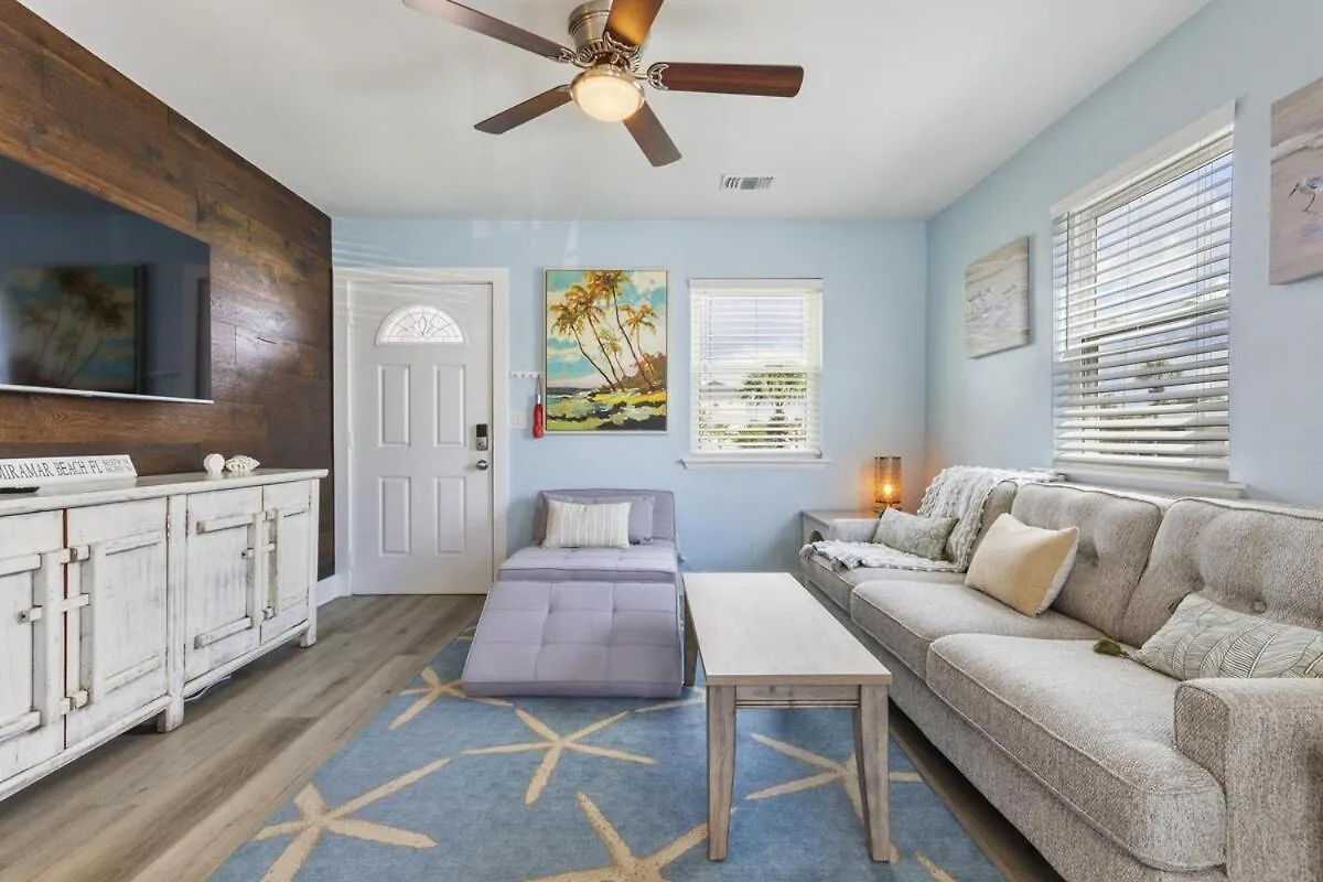 Secluded 2br-2ba - 5 Minute Walk To The Gulf