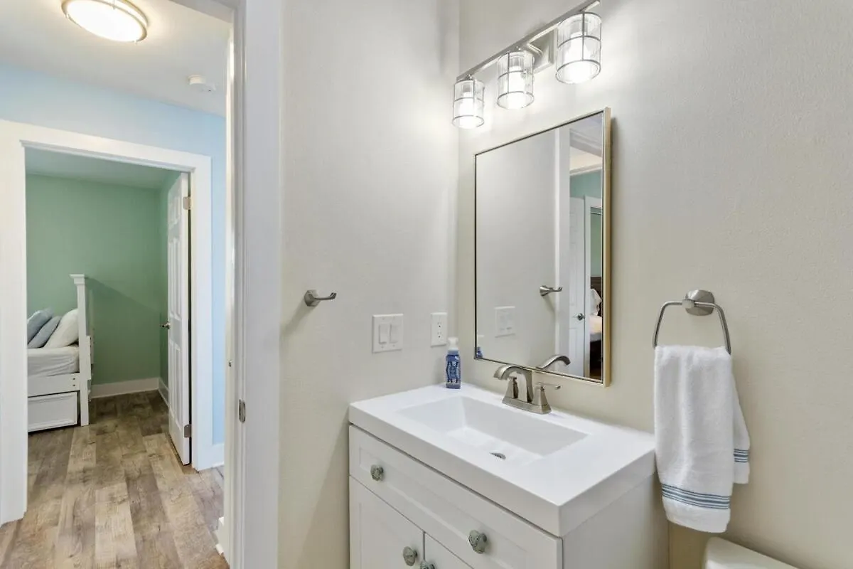 Secluded 2br-2ba - 5 Minute Walk To The Gulf *