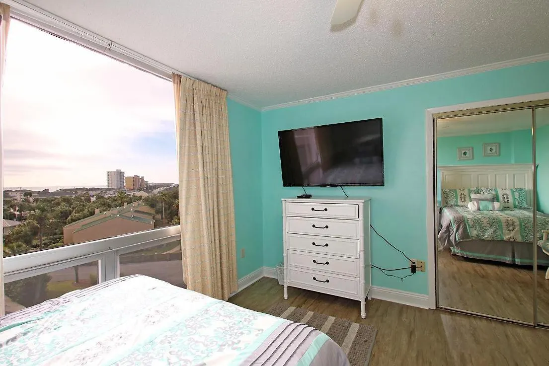 3061 - Cozy Three Bedroom Vacation * Destin