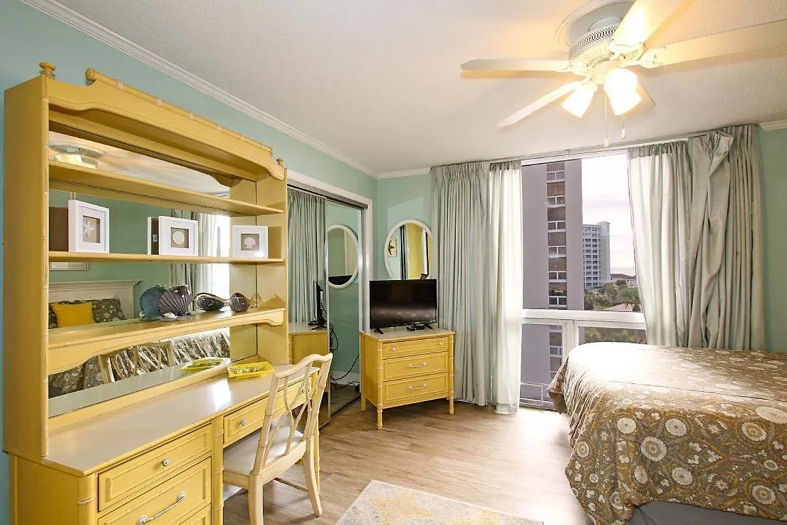 3061 - Cozy Three Bedroom Vacation