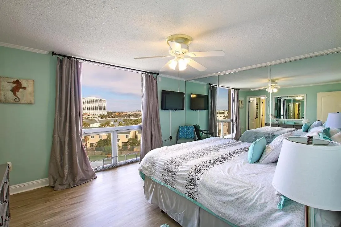 3061 - Cozy Three Bedroom Vacation *