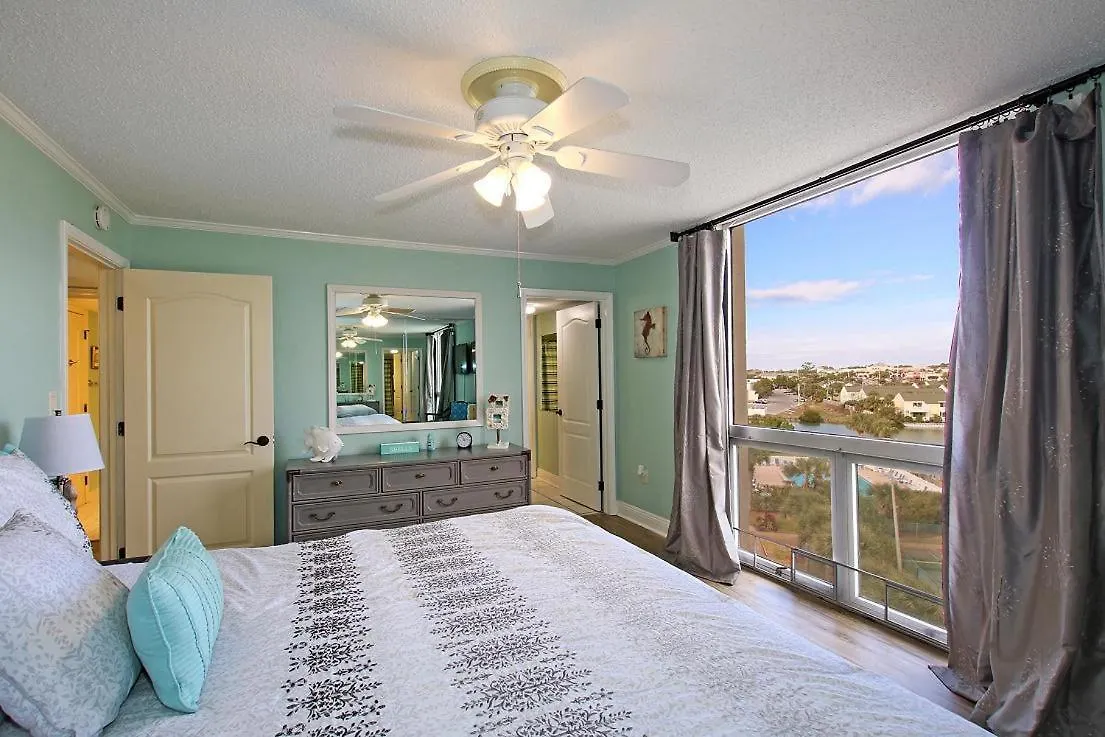 3061 - Cozy Three Bedroom Vacation