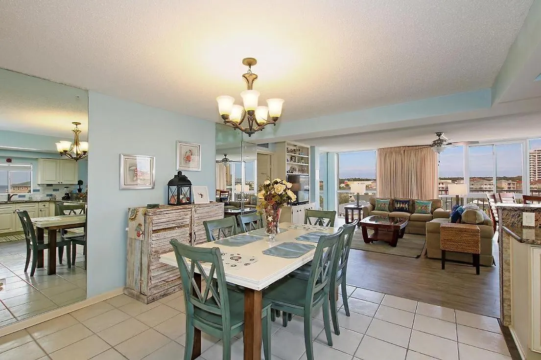 3061 - Cozy Three Bedroom Vacation Holiday home Destin