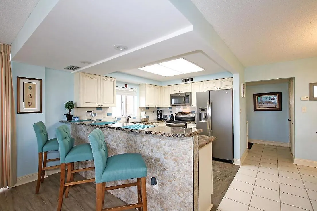 3061 - Cozy Three Bedroom Vacation