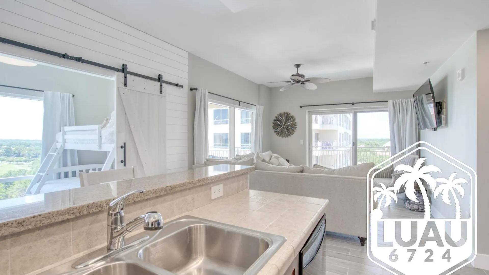 Luau Tower Enjoy These 2 Connecting Units As A Family Destin