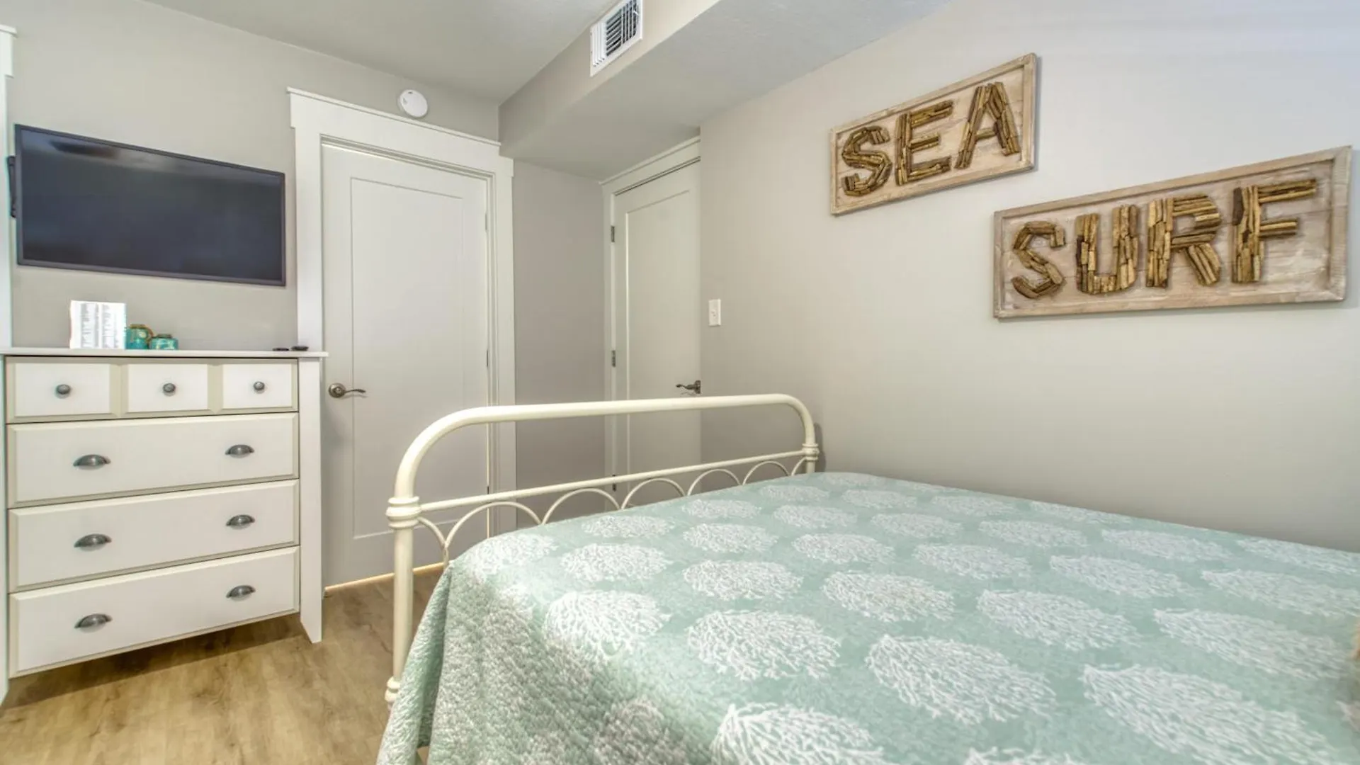 House C301 - Beachfront With Pool, Wifi, & Service * Destin