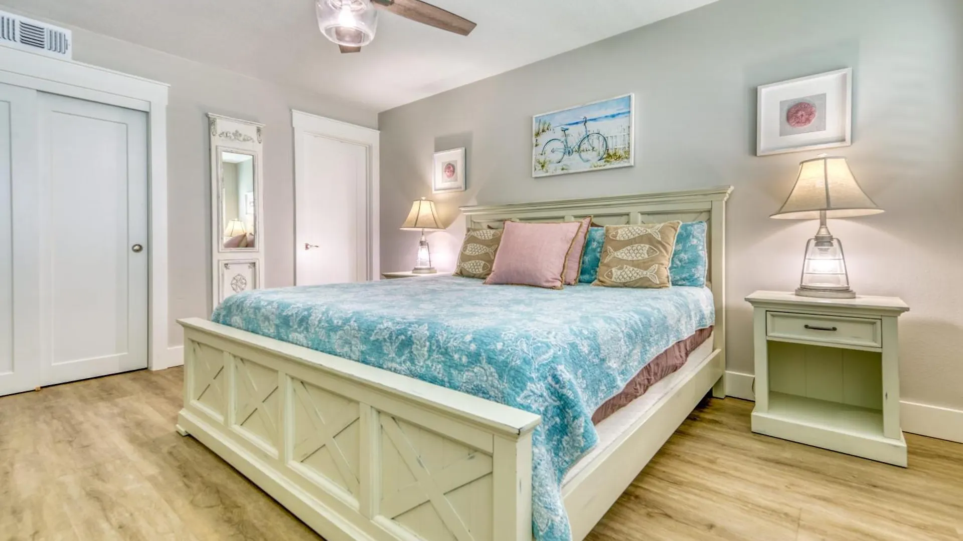 House C301 - Beachfront With Pool, Wifi, & Service Apartment *