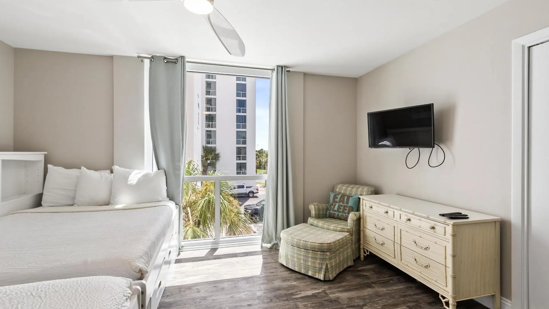 3031 Free Setup 2024 Shoreline Towers * Destin