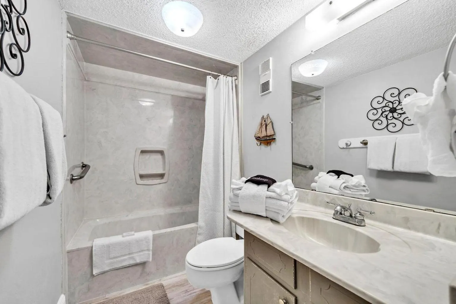3044- Shoreline Towers Destin