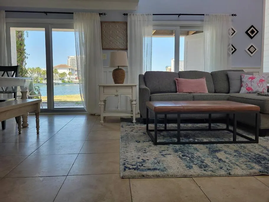 Charming Townhome Shoreline Towers Short Walk To The And Pool * Destin