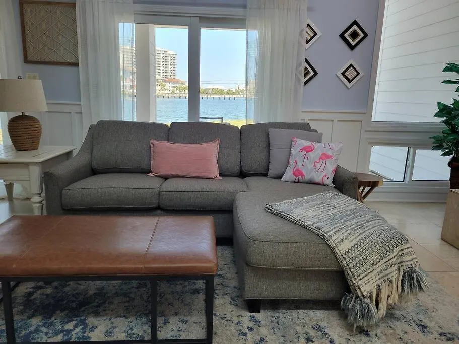 Charming Townhome Shoreline Towers Short Walk To The And Pool Destin