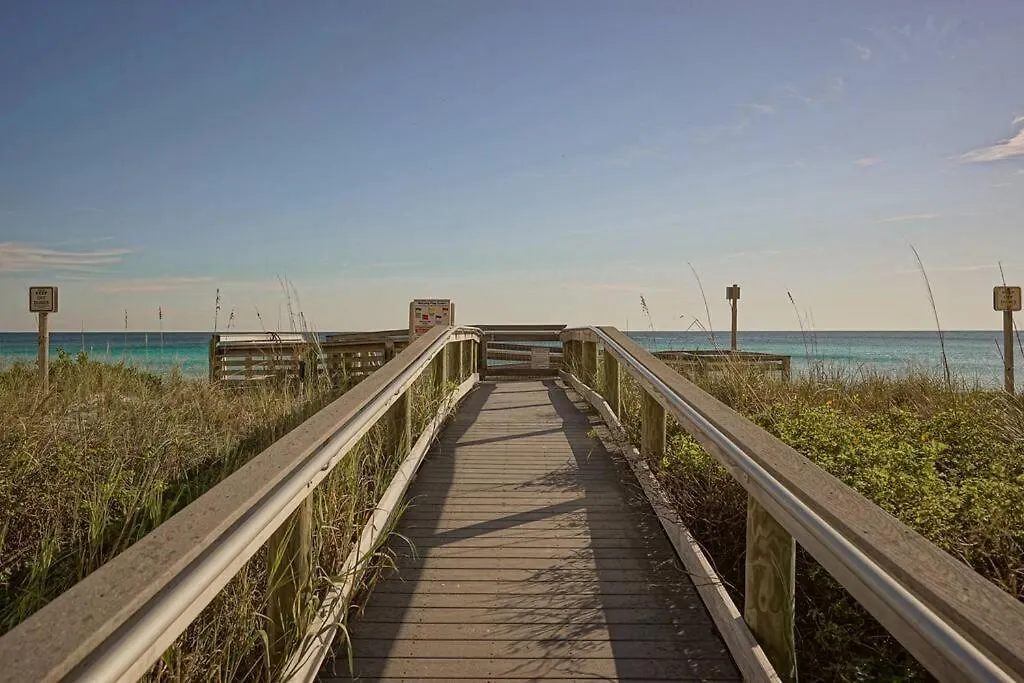 Charming Townhome Shoreline Towers Short Walk To The And Pool Holiday home Destin