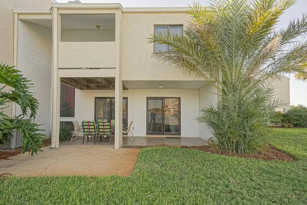 Charming Townhome Shoreline Towers Short Walk To The And Pool Holiday home