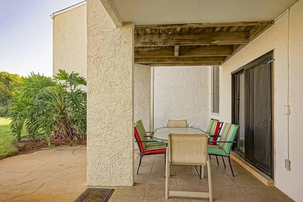 Holiday home Charming Townhome Shoreline Towers Short Walk To The And Pool