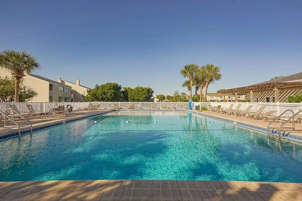 Charming Townhome Shoreline Towers Short Walk To The And Pool Destin