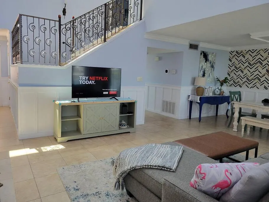 Charming Townhome Shoreline Towers Short Walk To The And Pool * Destin