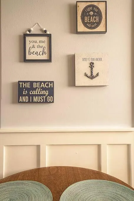 Charming Townhome Shoreline Towers Short Walk To The And Pool *