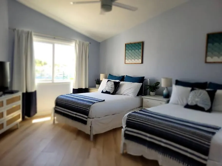 Charming Townhome Shoreline Towers Short Walk To The And Pool Holiday home Destin
