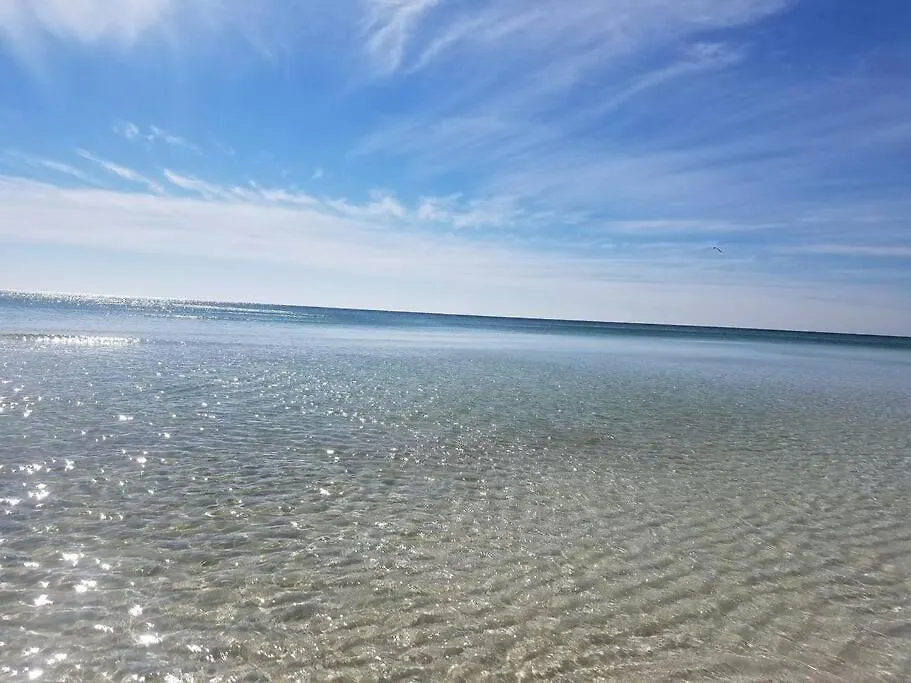 Holiday home Charming Townhome Shoreline Towers Short Walk To The And Pool