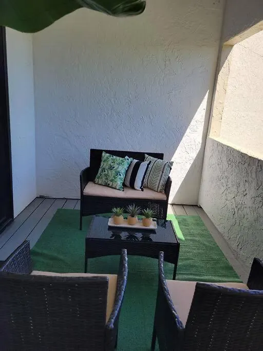 Charming Townhome Shoreline Towers Short Walk To The And Pool *
