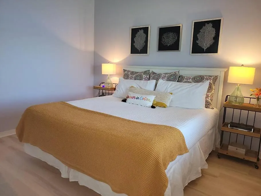 Charming Townhome Shoreline Towers Short Walk To The And Pool