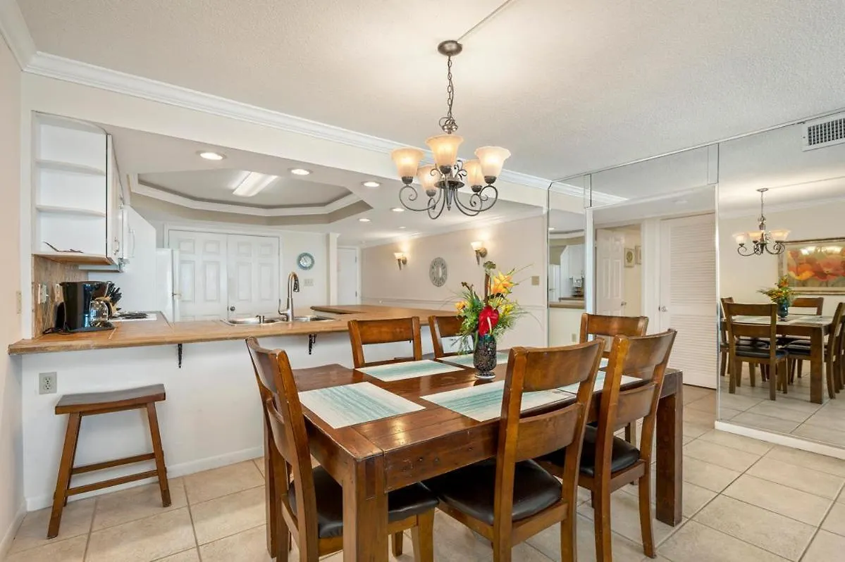 2054 Shoreline Towers Front Spacious With Open Balcony *