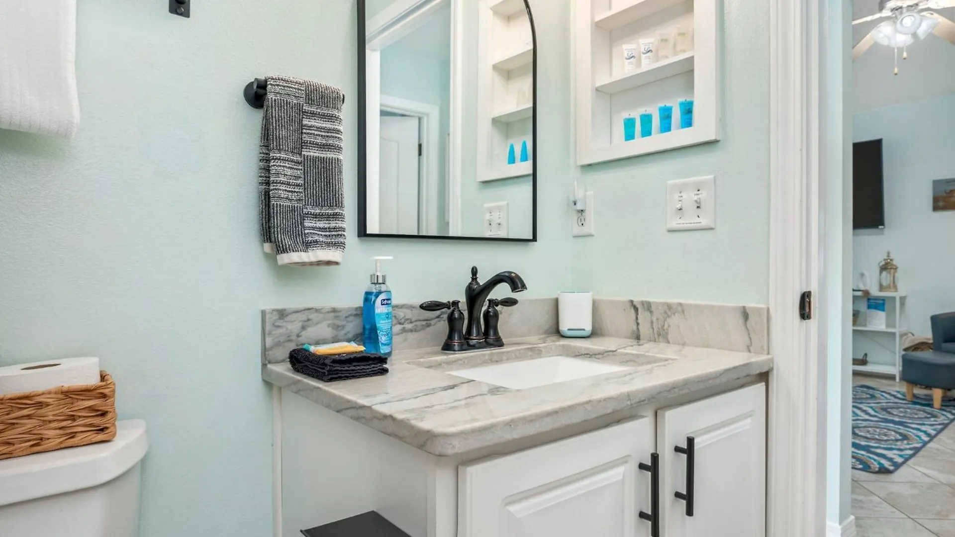 Holiday home Beautiful Pet Friendly Home! New Tropical Pool, Opt Golf Cart And Pool Heat, Minutes To Destin