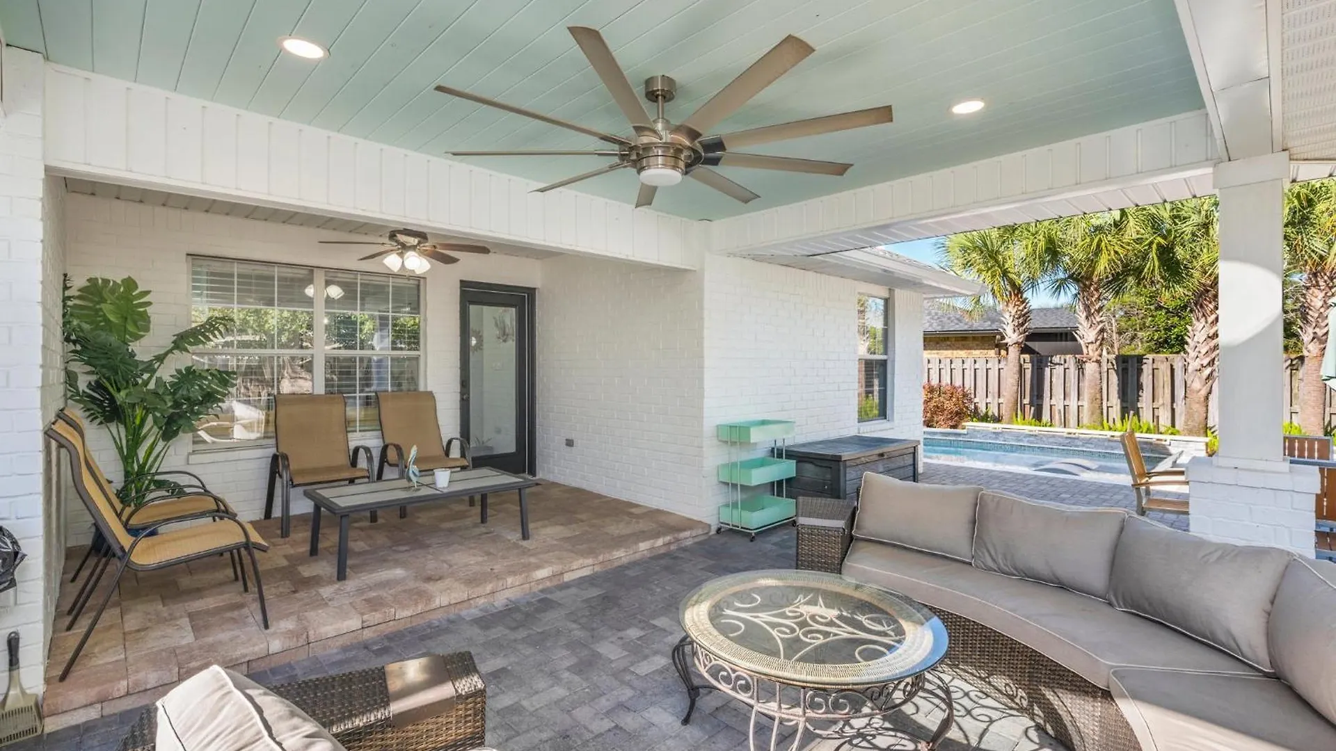 Beautiful Pet Friendly Home! New Tropical Pool, Opt Golf Cart And Pool Heat, Minutes To Holiday home *